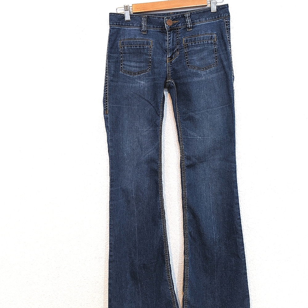 CAbi | Farrah Flare Mid Rise Lightweight Denim Jeans | Style 762R